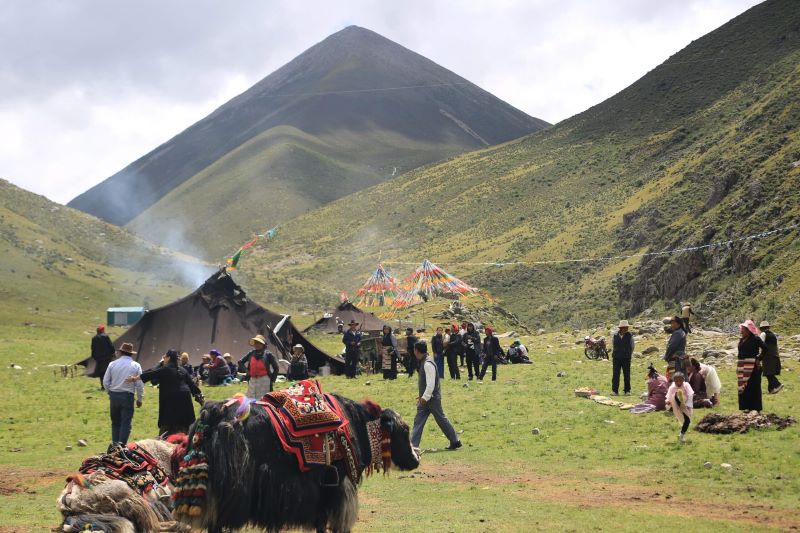 Aku Tonpa Nomad Camp