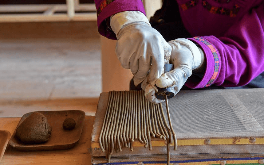 Tibetan Incense Production in Tibet