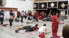 Meditation Retreat at a Tibetan Monastery for Foreigners: A Complete Guide
