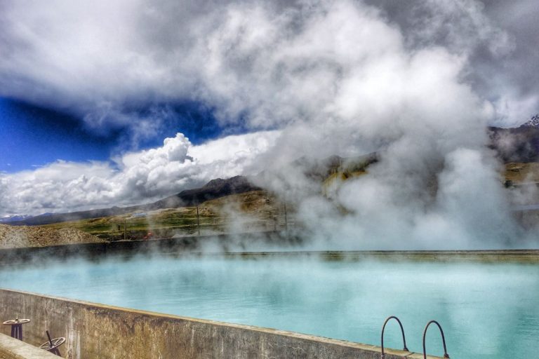 Yangpachen Hot Spring